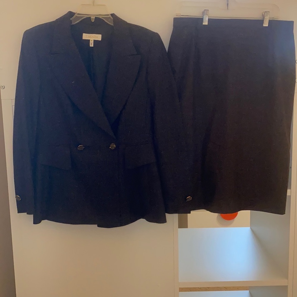 ESCADA women’s skirt suit